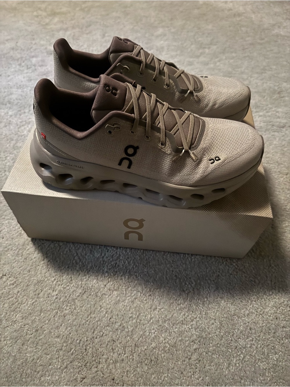 Women’s On Cloudtilt Cinder/Fog size 8 - Picture 4 of 6